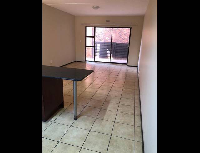 2 BEDROOM TOWNHOUSE FOR SALE IN SONNEVELD